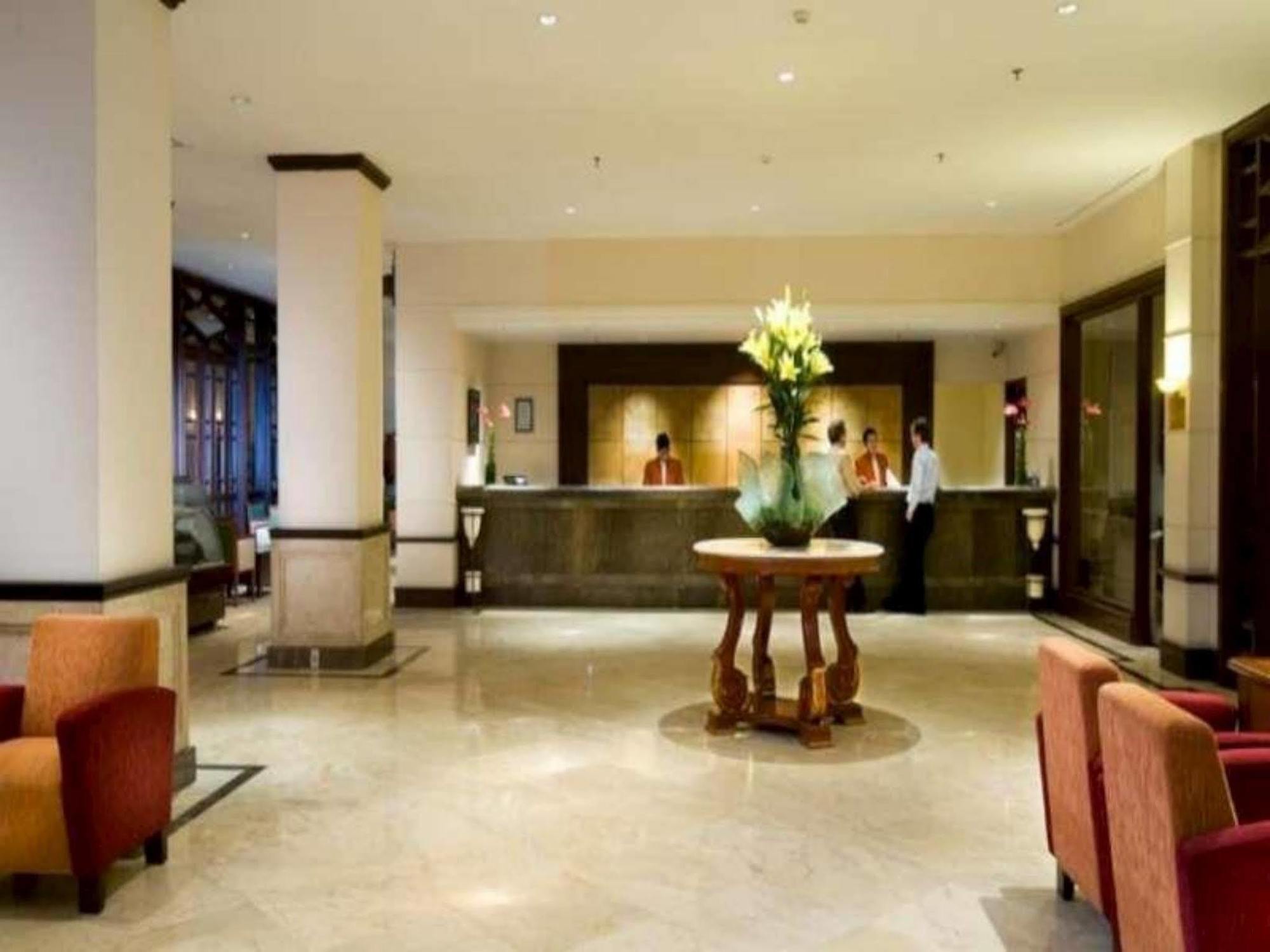 Le Grandeur Hotel Balikpapan Exterior foto