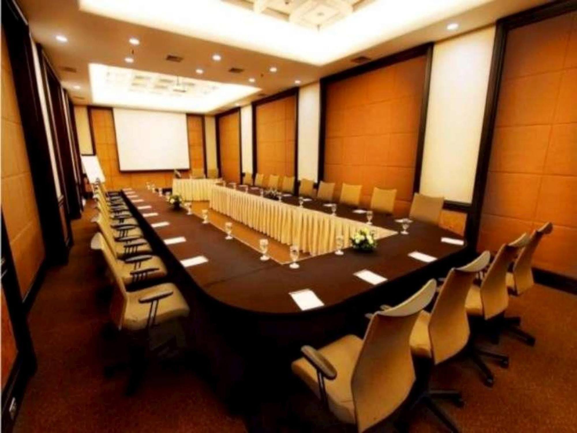 Le Grandeur Hotel Balikpapan Exterior foto