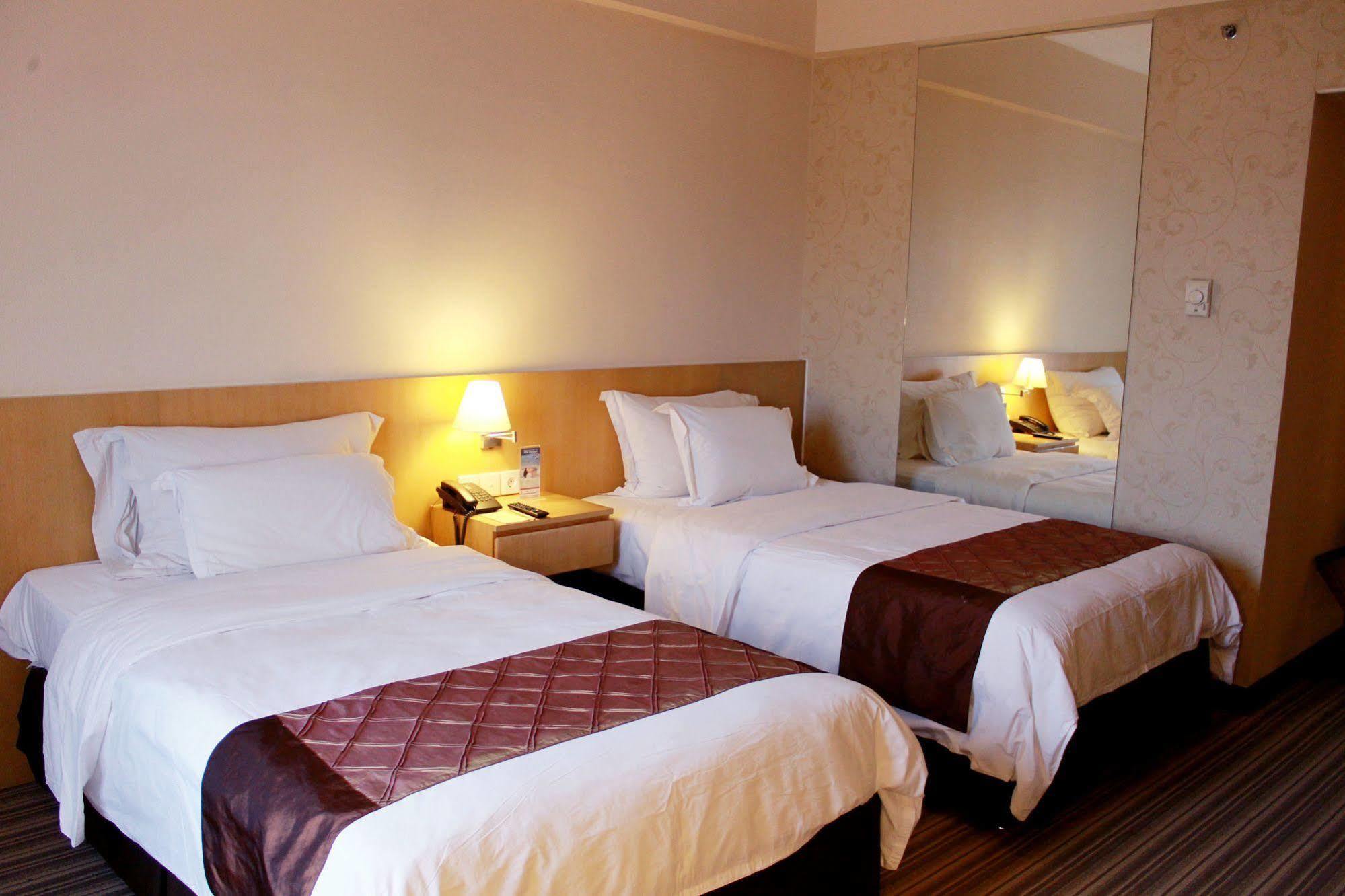 Le Grandeur Hotel Balikpapan Exterior foto